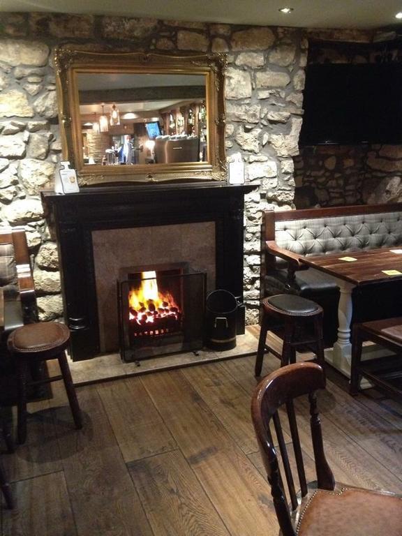 Riccarton Inn Currie Buitenkant foto